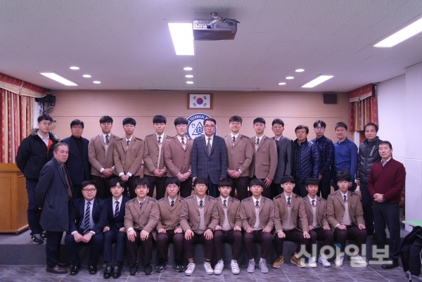 한양공고, 지난해 9급 공무원 18명 합격생 배출