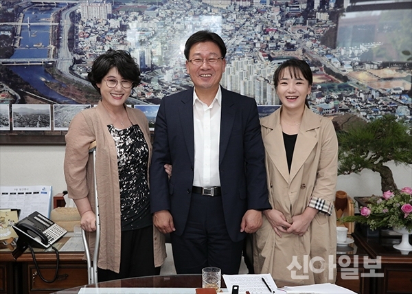 [포토] 동신전기(주) 양록장학금 기탁