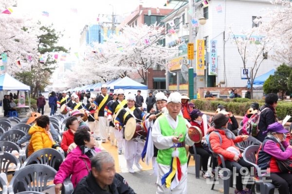 올 봄에는 방아다리 벚꽃축제로 오세요