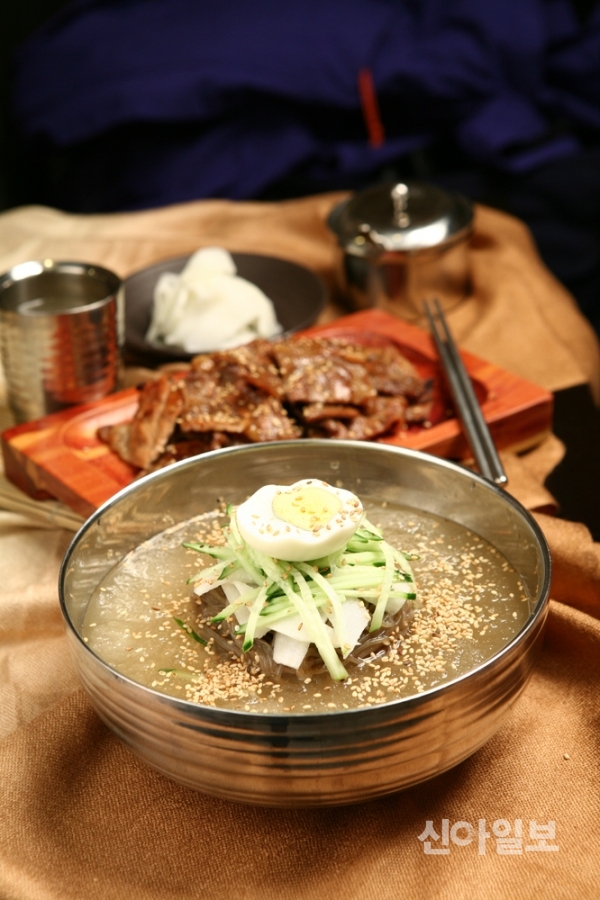 ‘서민 외식’ 냉면·김밥 가격 1년 새 줄줄이 올라