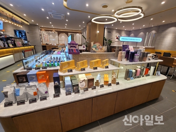 [커피 뉴노멀⑥] 톱2 굳건한 투썸플레이스, 홀로서기는 진행형