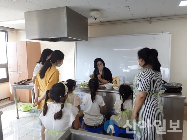 홍천군종합사회복지관, 요리조리 쿡 요리교실 운영