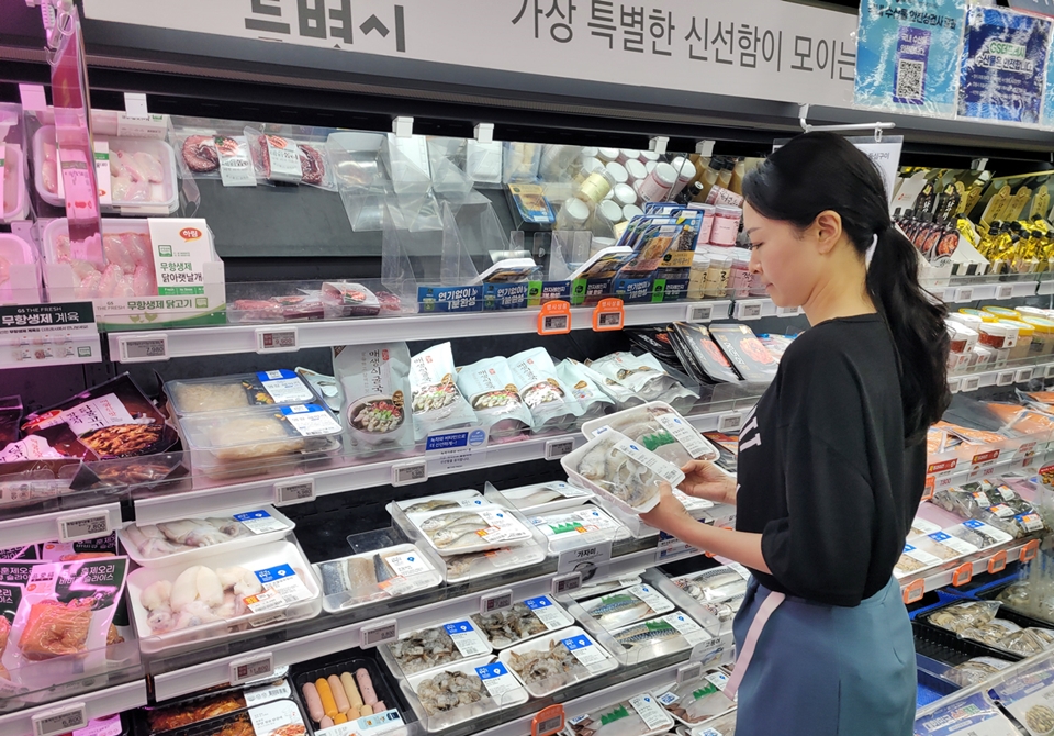 오염수 방류에도 수산물 소비 원활…유통가, 추석 소비촉진 박차