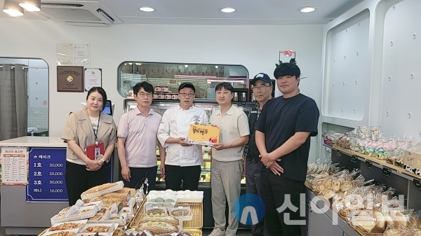 창녕지역자활센터, 창녕 보나베띠과자점 ‘착한가게’ 현판식 가져