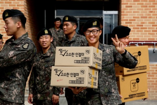 국방부-GS25, 군 부대 깜짝 방문 이벤트 진행…국군의 날 맞아 국군 장병 대상 50% 할인 등 다양한 혜택 마련