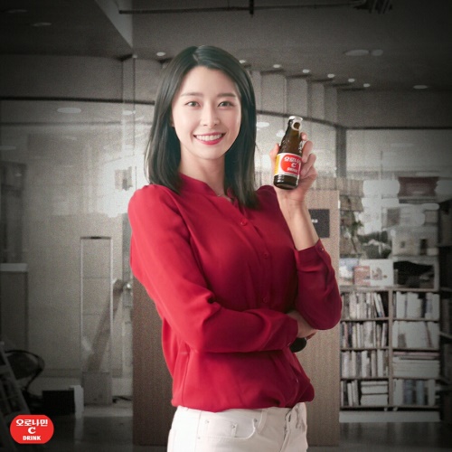 동아오츠카, 오로나민C 광고모델 전현무-헬로비너스 나라 발탁