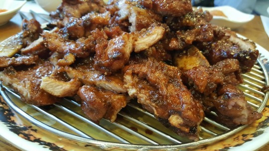 [후지니의 전국 팔도 맛집 탐방(25) 돼지갈비 전문 광주 나정상회] 숯불 맛과 조림같은 진한 양념 맛이 특색
