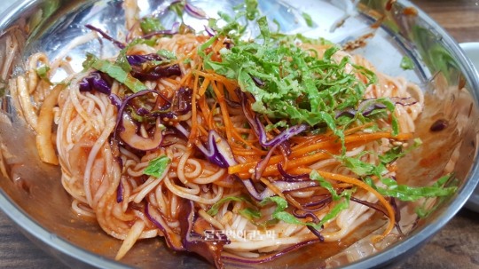[후지니의 전국 팔도 맛집 탐방(30) 포항 구룡포 할매국수] 바닷바람으로 국수를 자연건조 시킨 해풍국수 유명