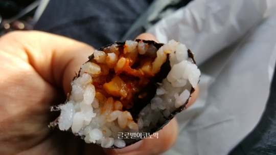 매운 맛이 일품인 청도 할매김밥…양념한 무말랭이가 속 전부