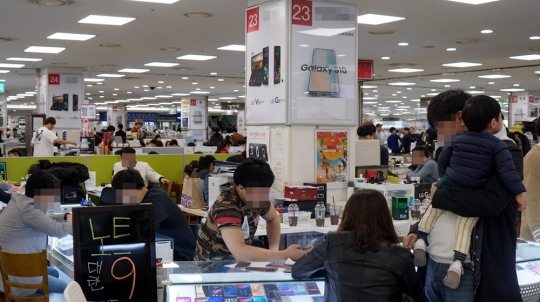 [현장] 20만원 더 빼 드릴게요…5G폰 통화품질 대신 보조금 경쟁