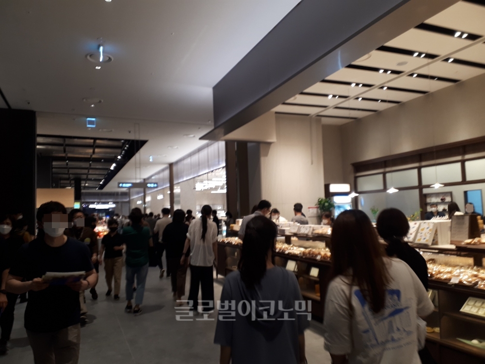 [르포/ 롯데百동탄점] 층별 테마 콘텐츠, 갈대밭 테라스까지… 경기 최대 랜드마크