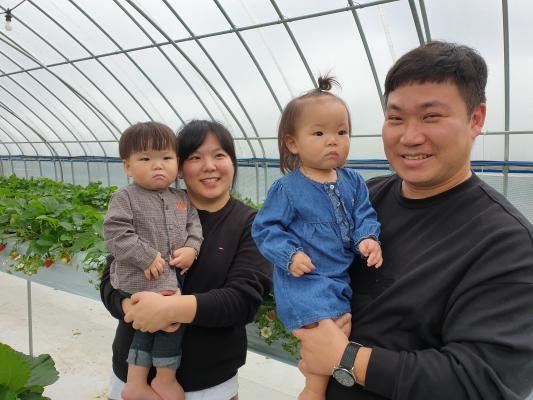 강진군 지앤유팜 정 철 대표, 전남 으뜸 청년농업인 대상