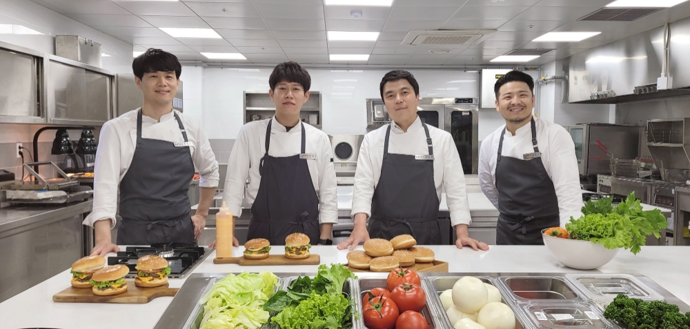 [뉴스人] 이 가격에 맛보기 힘든 퀄리티…가성비 맛집 맘스터치의 새도전