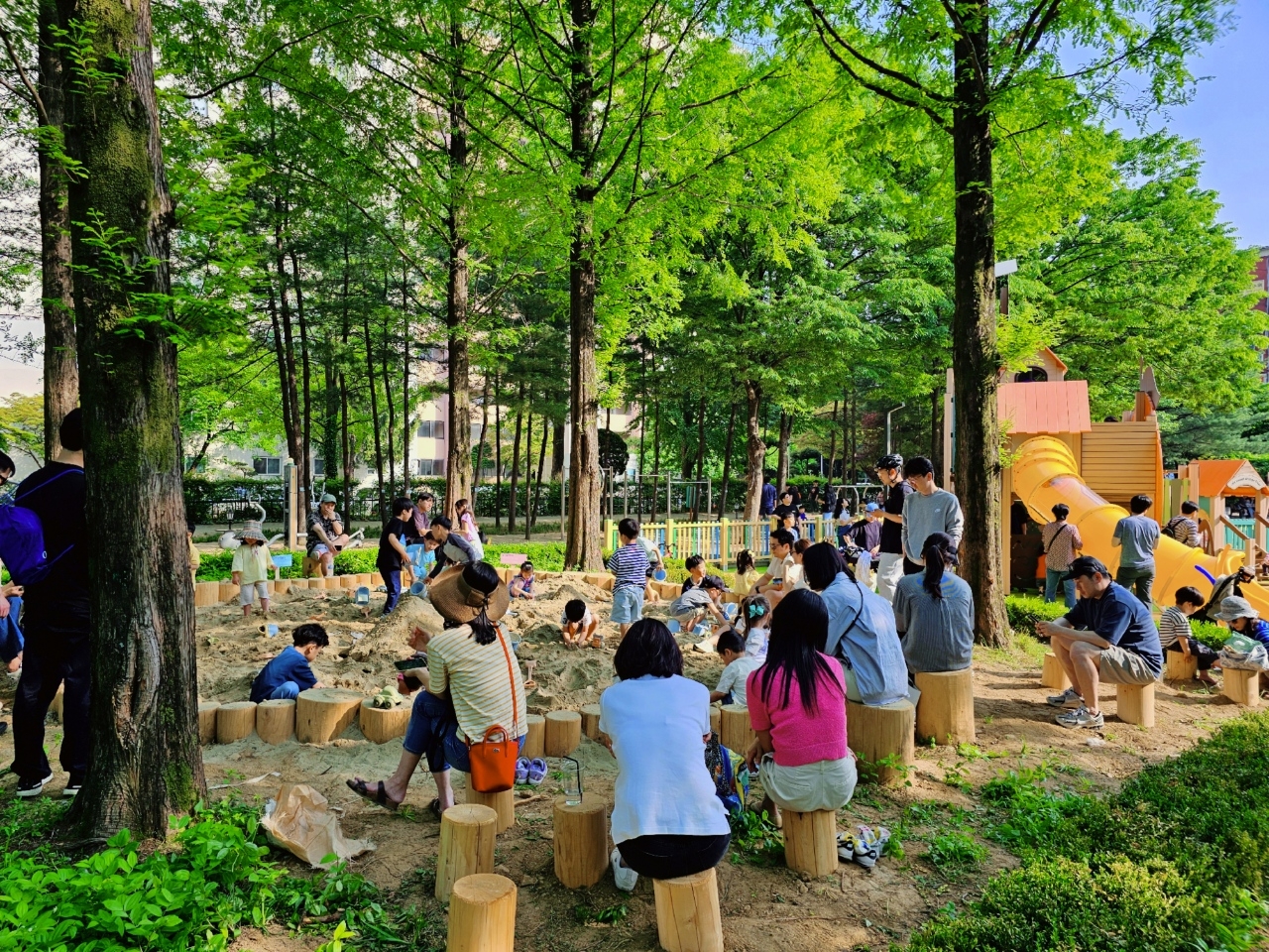 과천시, 중앙공원 놀이터 새단장 첫 개장