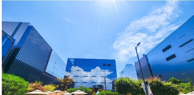 [특징주] 삼성바이오로직스, 3년만에 황제주 터치