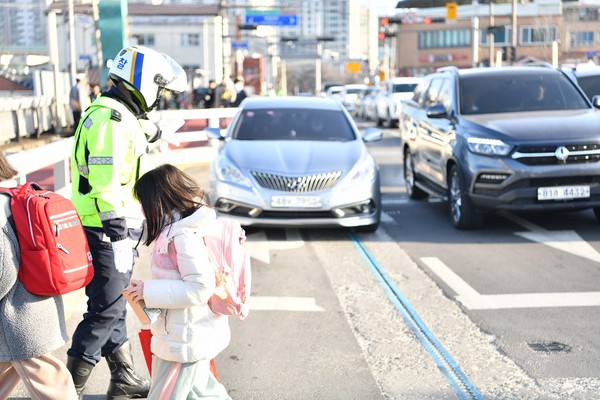 정읍署, 개정된 교차로 우회전 방법 계도·홍보