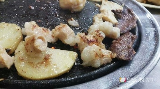 [SN포토] 고기보다 쫄깃쫄깃 씹는 맛이 좋은 양곱창 [부산 남포동]