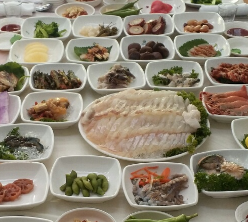 관광도시로 각광받는 여수의 푸짐한 회 한상 광주횟집