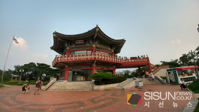 [SN여행] 서울 전경을 한눈에 담을 수 있는 북악스카이 팔각정 [서울 종로]