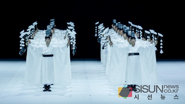 [SN공연] 한국 춤의 센세이션, 국립무용단 <향연>