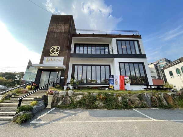 [JOB인터뷰] 분당구 율차이나 남지웅 대표, 남녀노소 누구나 부담 없이 즐길 수 있는 현대식 중식당