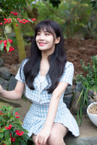 [시선피플] 걸그룹 플로리아, 예슬 첫 솔로앨범 한걸음 발매...타이틀 곡 사랑이 서툴러서      