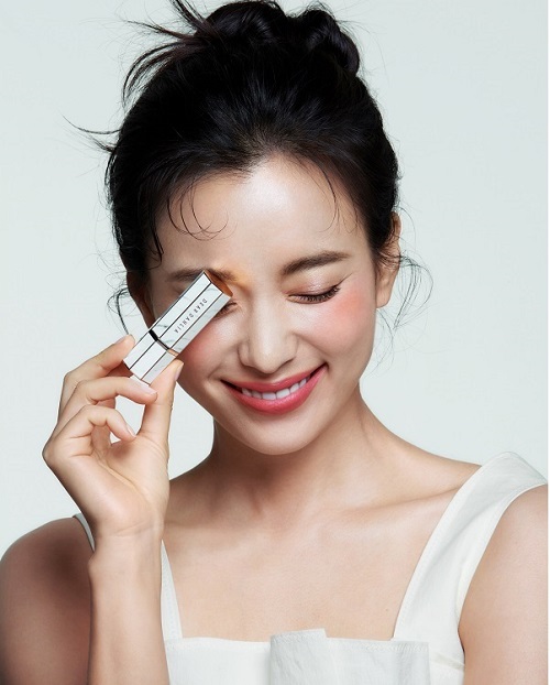 럭셔리 비건 뷰티 브랜드 디어달리아, 배우 한효주와 가수 비비 브랜드 앰버서더 발탁