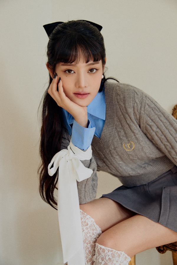 로라로라, 브랜드 뮤즈로 (여자)아이들의 민니 발탁. 22FW 화보 공개