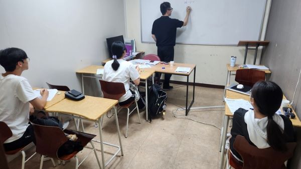 [이코노믹s] 제타수학교습소 김형록 대표 가장 바라는 목표 달성을 돕고자 합니다