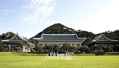 찌라시도 일단 문건으로 보고…판단은 대통령 몫