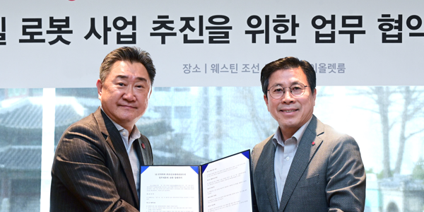 LG 클로이 로봇, 호텔 서비스 혁신 이끈다…삼성전자, 2024 유럽 테크 세미나서 AI 스크린 시대 기술 선봬 [IT오늘]