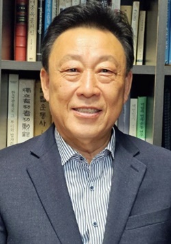 현대판 용비어천가 논란 [박동규의 세상만사]          