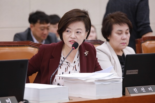 사망한 성형외과 개원의 배우자가 환자 진료기록 보관