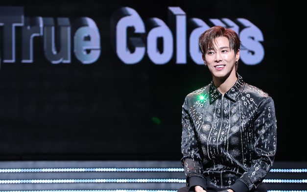 유노윤호, 자정까지 청담동 식당 머물다 경찰 입건