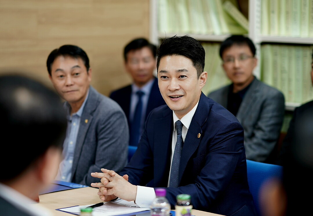 전석훈 경기도의원, 지역경제 활성화 위해 경기신보 일일명예지점장 나서
