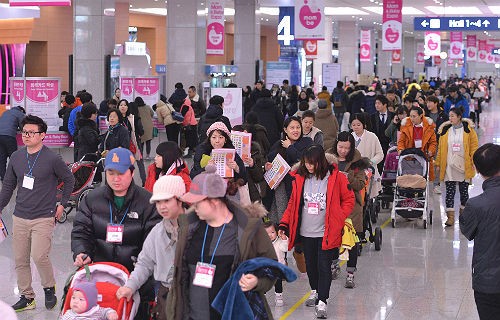 롯데 신세계 현대백화점, 불황에도 골드키즈에 웃는다