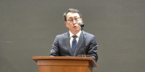 SK텔레콤 해킹사고 7일 만에 나온 유영상의 7분 사과, 전체 가입자 유심 무상 교체