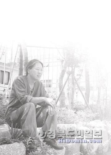 전통도자의 이유 있는 변신… 밋밋함 벗고 화려한 色 입다