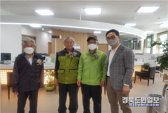 영덕군산림조합, 카네이션 달아드리기 행사