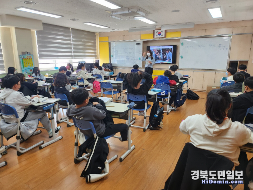 점촌도서관에서 봄꽃 향기 가득 채워요