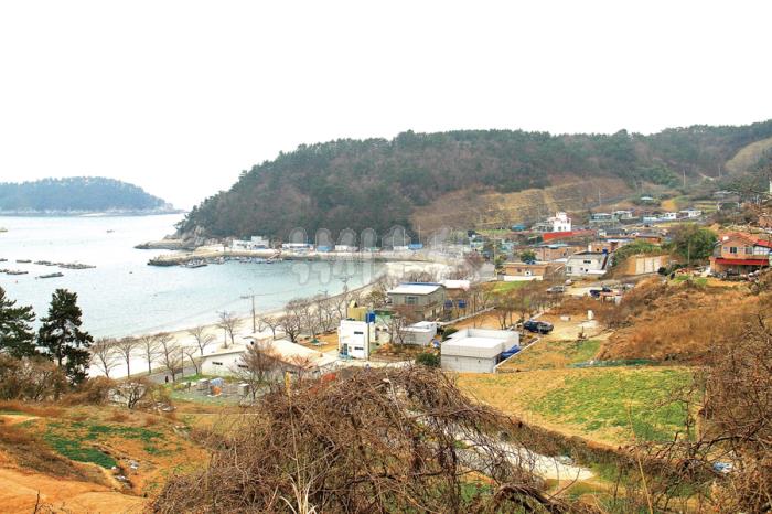 낚시춘추, 연재_이성규의 enjoy 방파제 캠핑 5-남해도 설리마을 방파제 미조항과 송정해수욕장 사이에 숨어 있는 휴식처