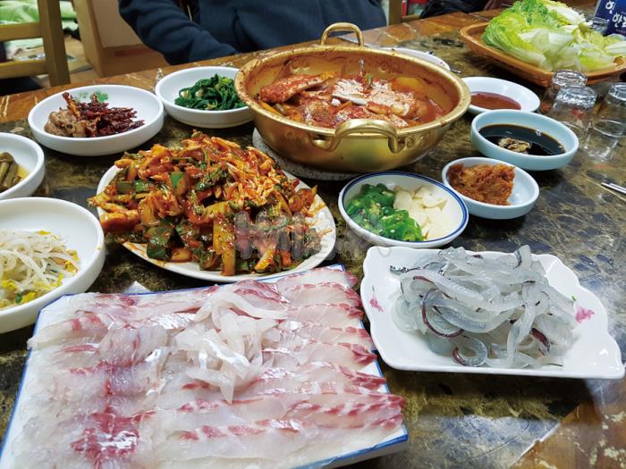  낚시춘추, 제주_추자도- 추자 감생이 유영층은? 9m 수심이 분수령