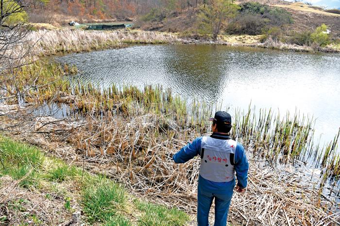 봄붕어 포인트 선정법-1. 정홍수의 포인트 선정 현장기 “낚싯대를 펴면 되돌릴 수 없다” 노력의 9할을 자리 찾는 데 집중시켜라