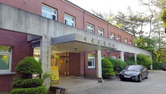 양지회관은 육영수ㆍ자원봉사회관은 이희호 여사가 지원
