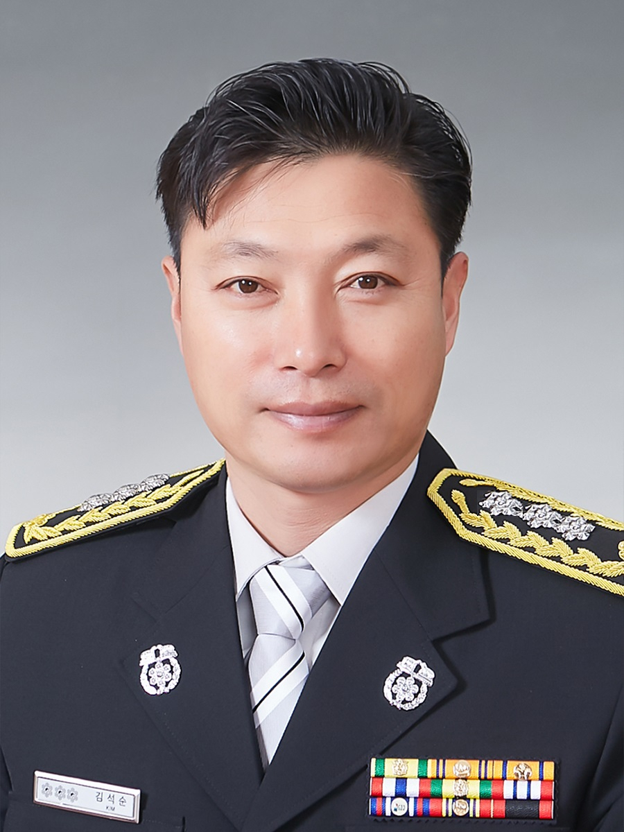 기고·김석순>헬멧 쓴 신(神)을 부르는 방법