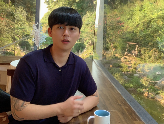 이성태(30·휴대폰 판매점 운영)(319/1000)