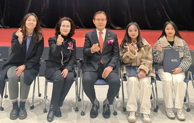동강대 베트남 유학생 2명, 심헌문화재단 첫 외국인 장학생 선발