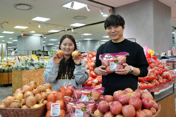 롯데마트, 저장고 보관 사과·양파 첫 출하