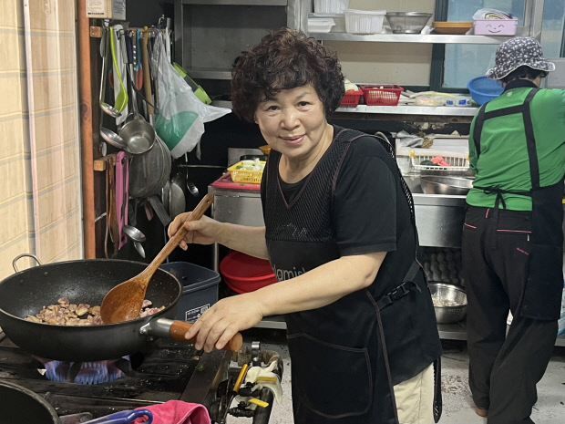 “부강한 나라를”…광주 식당 정권교체 기념 무료식사