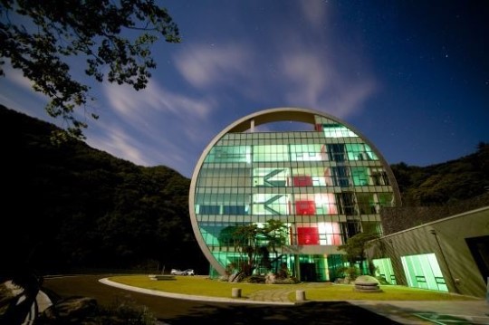 입지전적 독학 화가 이상원 화백 고향 춘천에 미술관 건립 자연속 아날로그 미술관
